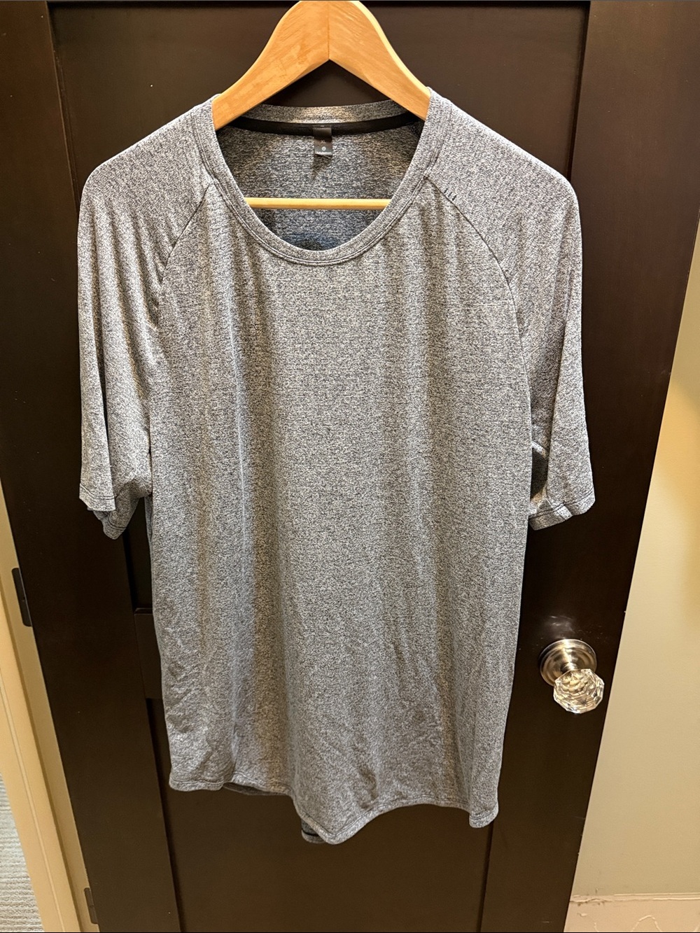 lululemon athletica Men's Heathered Gray Short-Sleeve Performance Tee